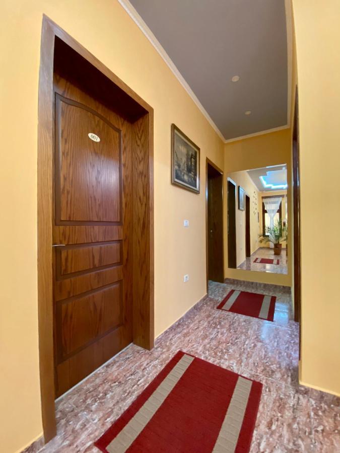 Vila A Hotel Korce Luaran gambar